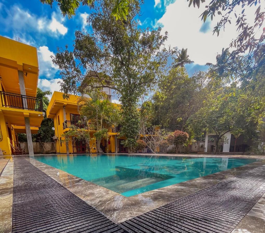 Easy Living Hotel Hikkaduwa Buitenkant foto