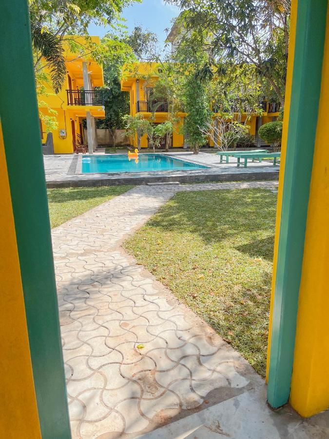 Easy Living Hotel Hikkaduwa Buitenkant foto