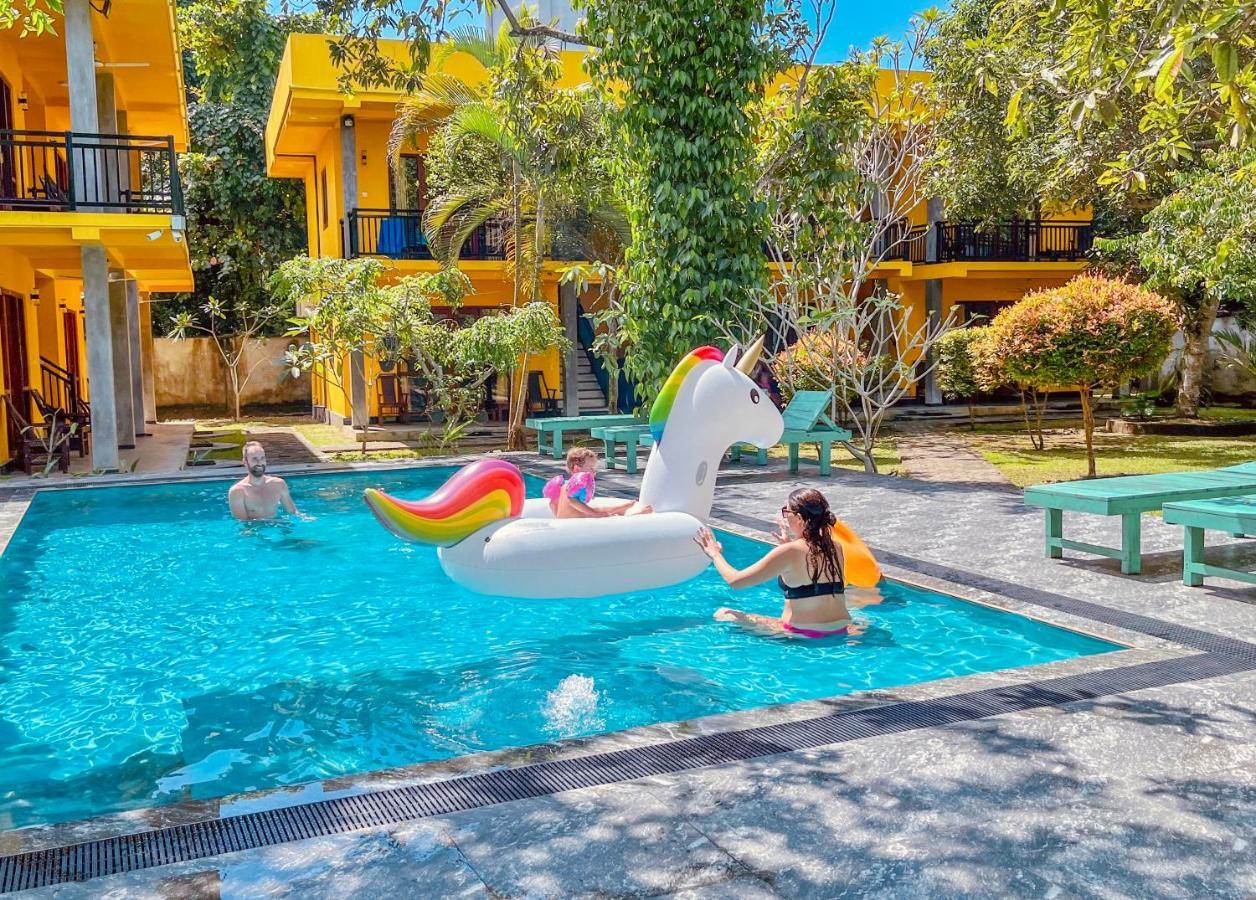 Easy Living Hotel Hikkaduwa Buitenkant foto