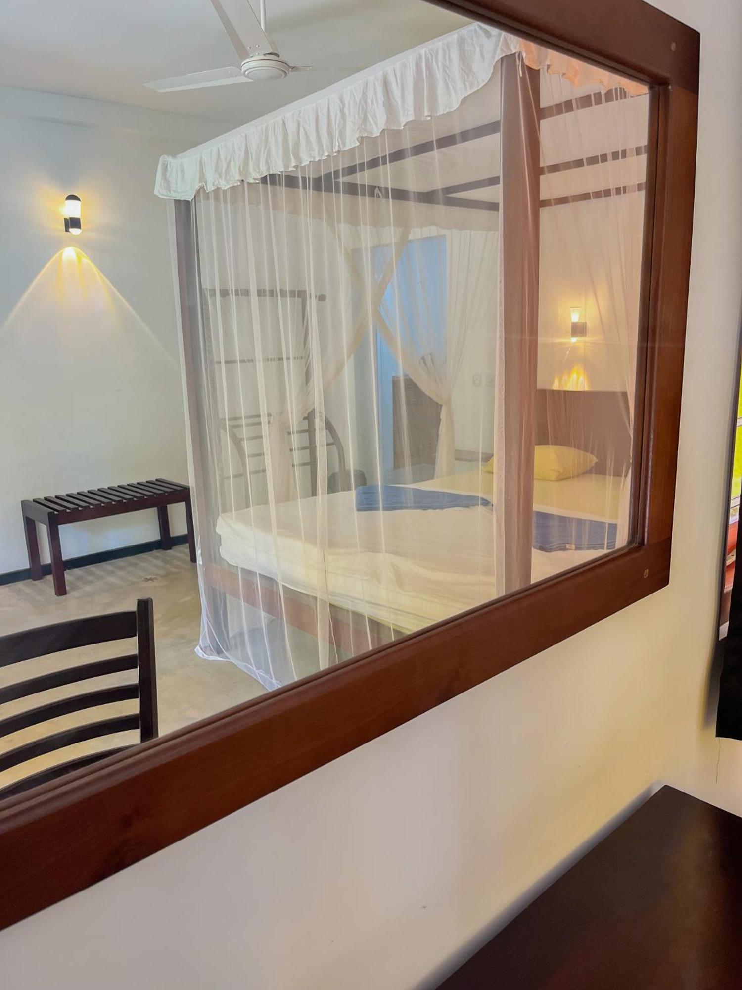Easy Living Hotel Hikkaduwa Buitenkant foto