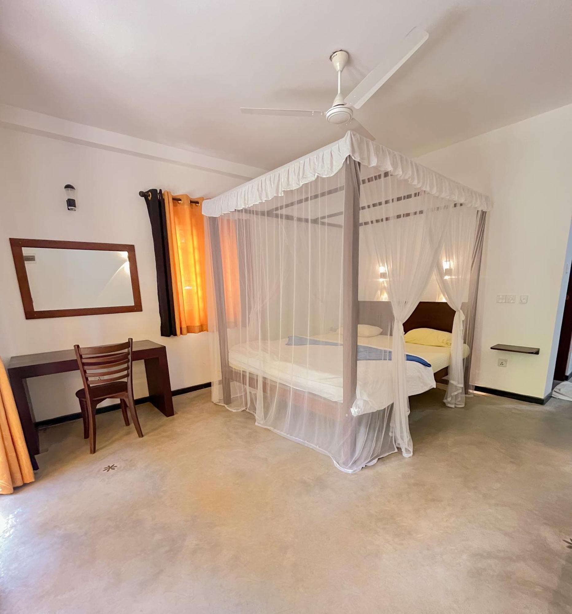 Easy Living Hotel Hikkaduwa Buitenkant foto