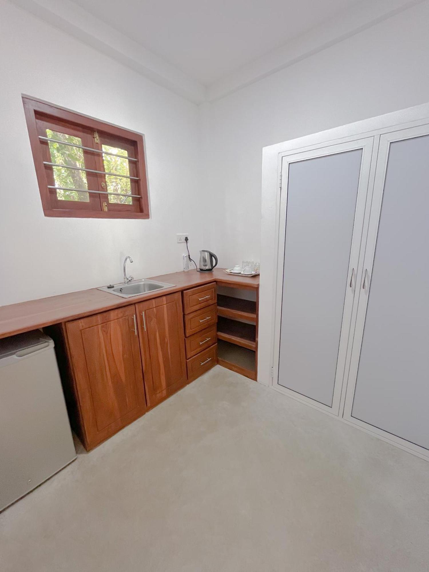 Easy Living Hotel Hikkaduwa Buitenkant foto
