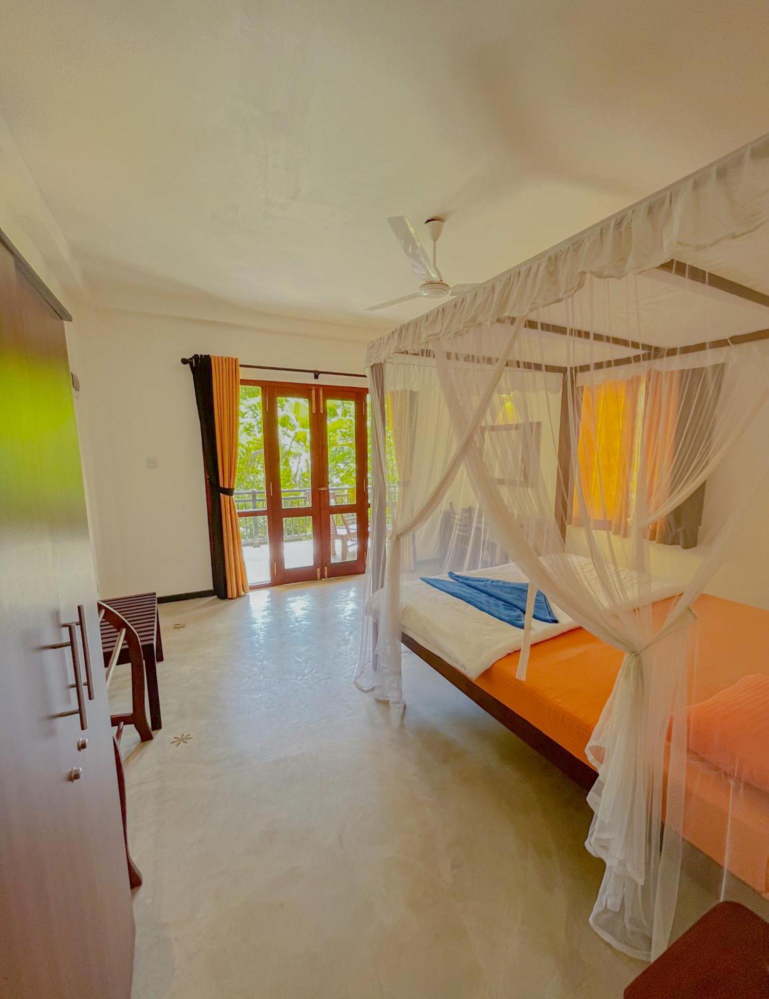 Easy Living Hotel Hikkaduwa Buitenkant foto