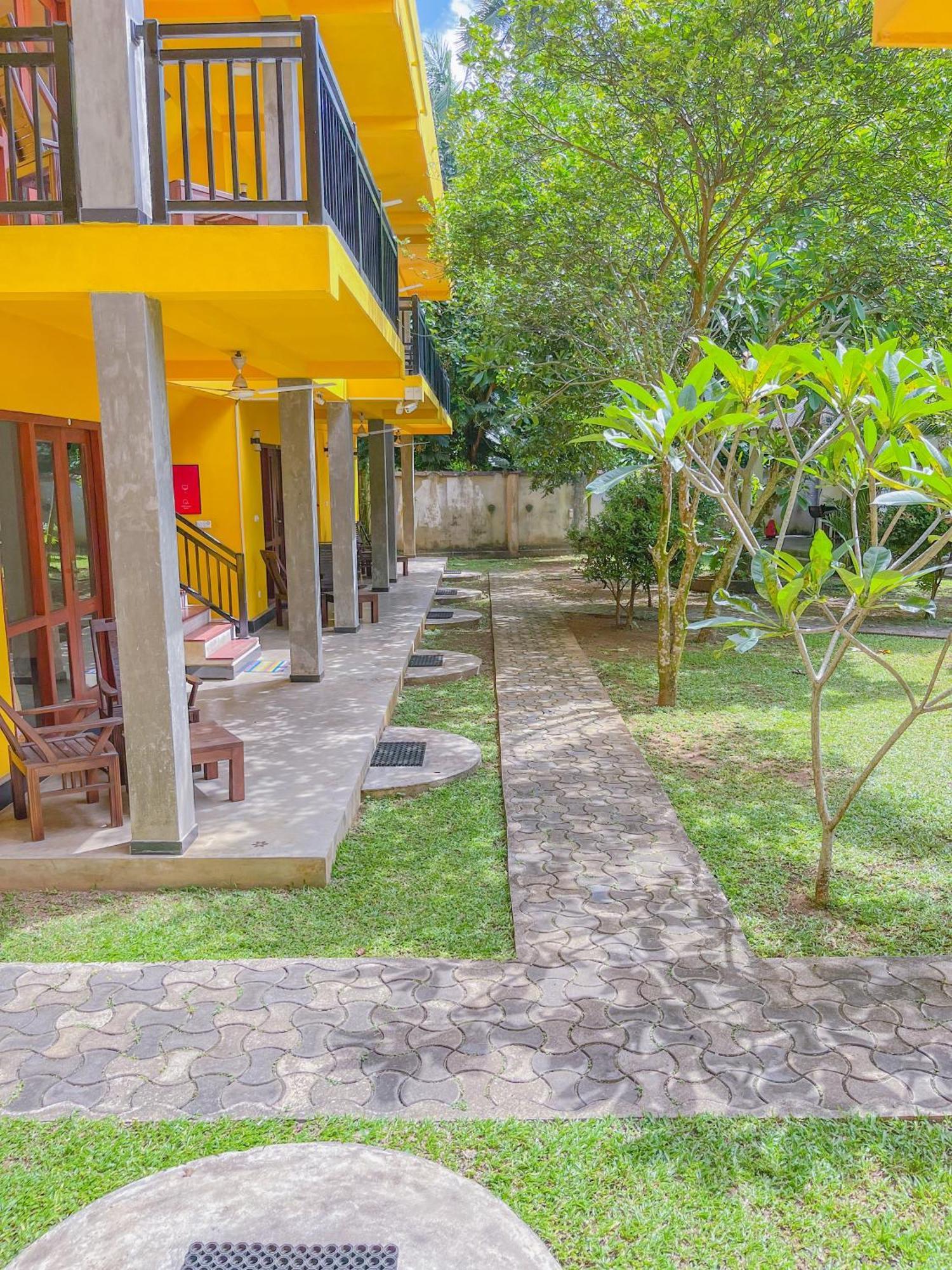Easy Living Hotel Hikkaduwa Buitenkant foto